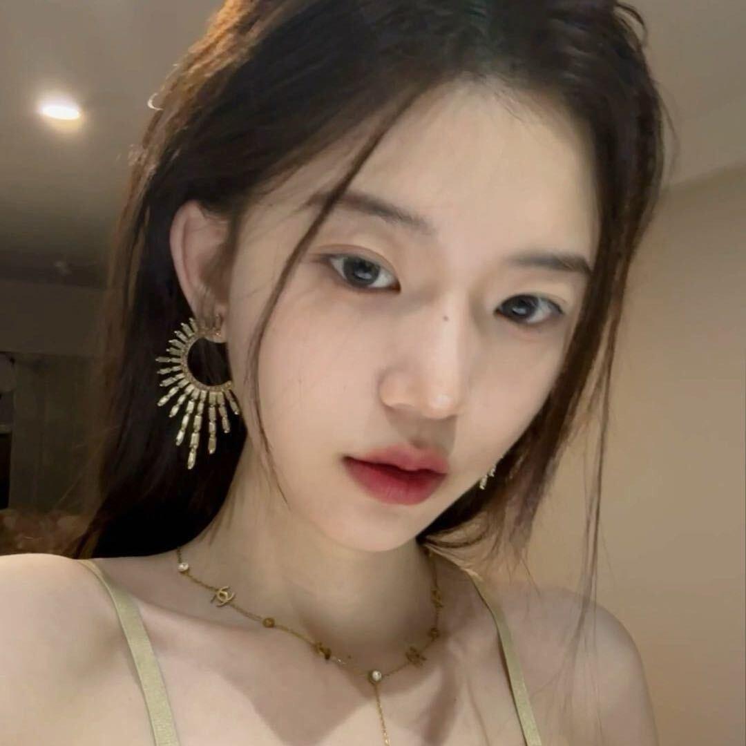 露思不是大舌头