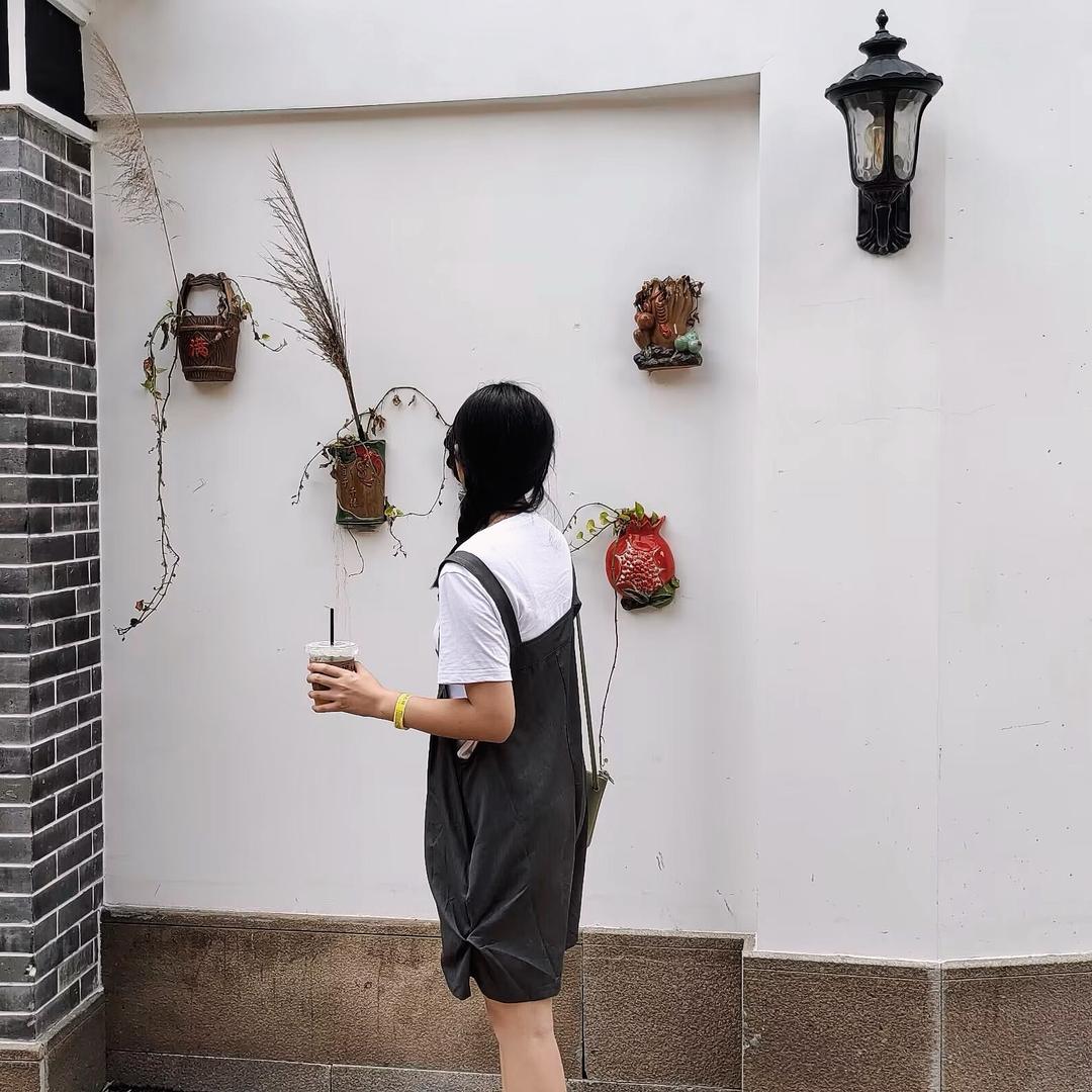 山茶茵茵