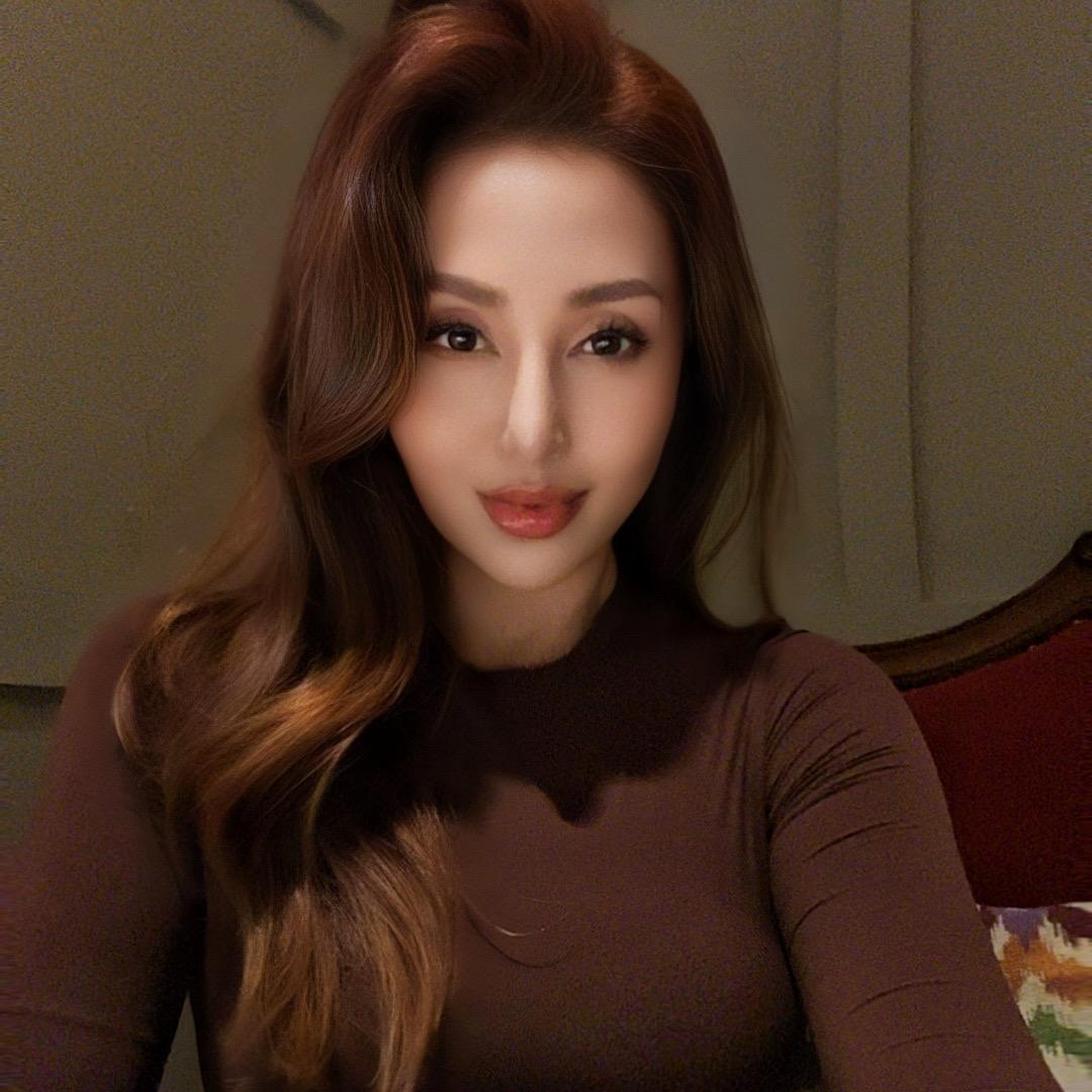 GULRU小姐的私服穿搭专注极简风