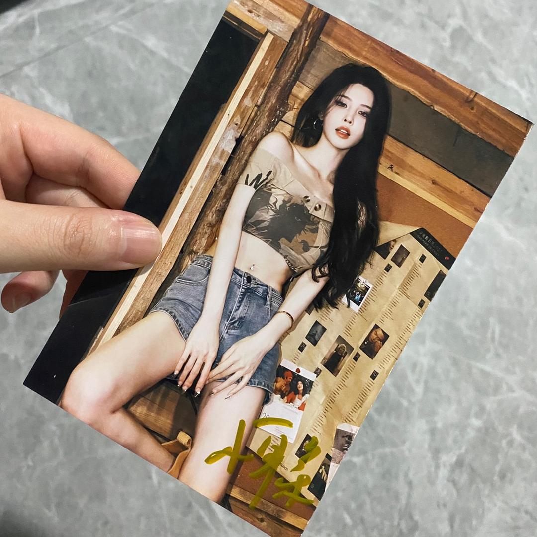 还🉐是小耳朵👂