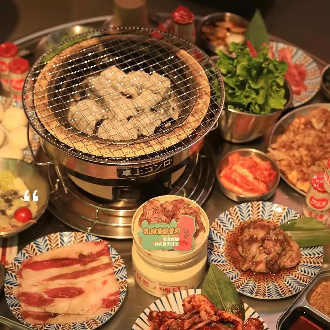 碳火烤肉露营地