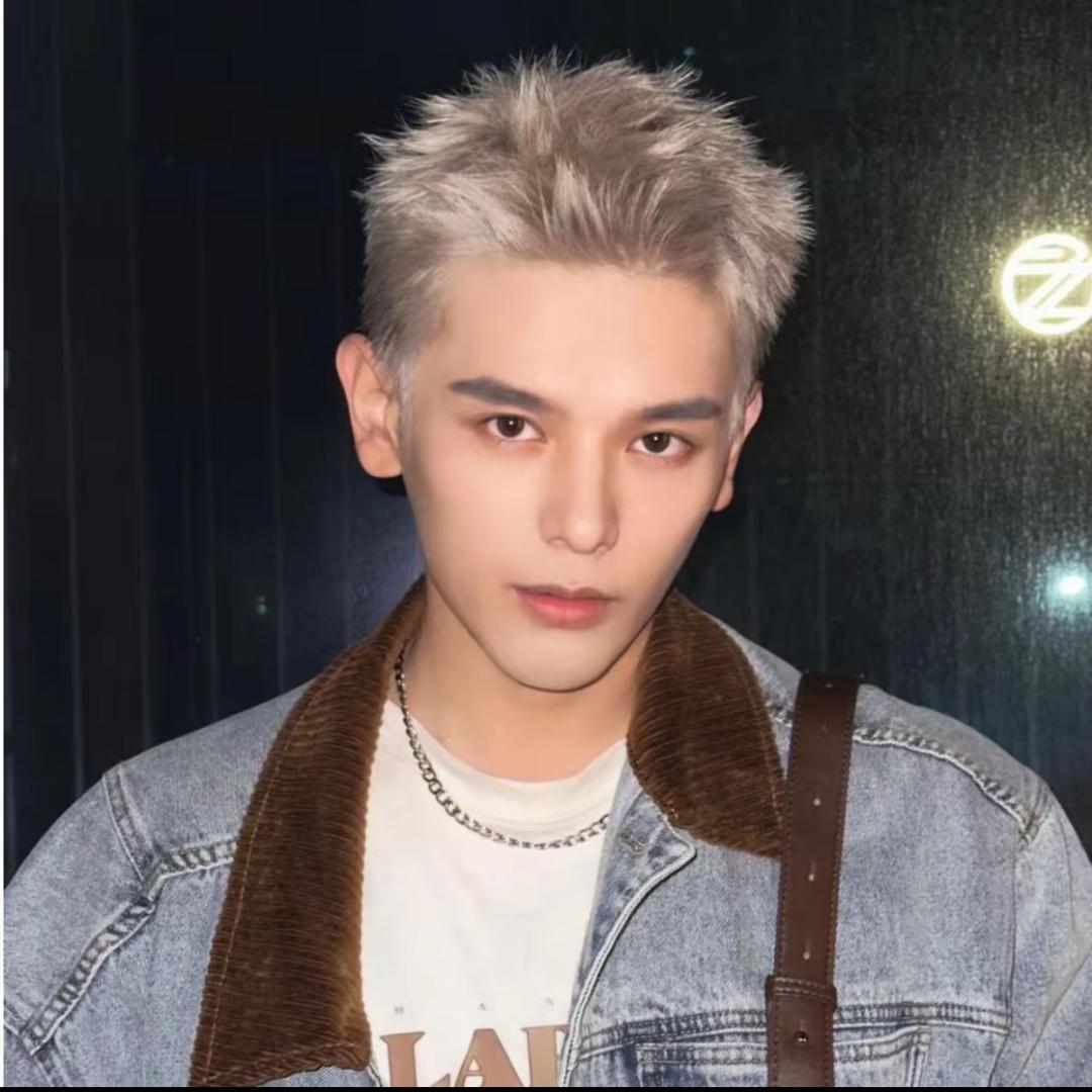 其茶地铁逃生大手子版