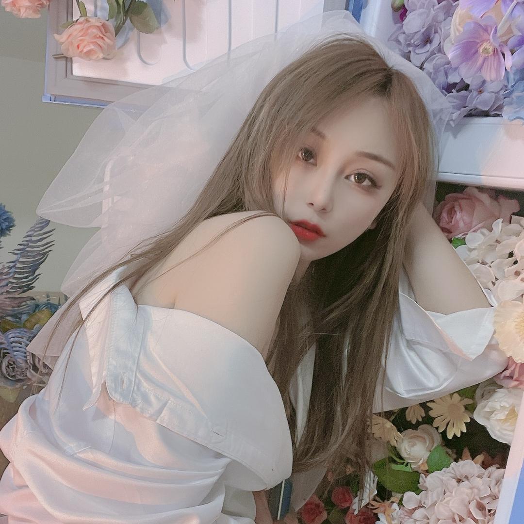 嗯哼の　　　　　.