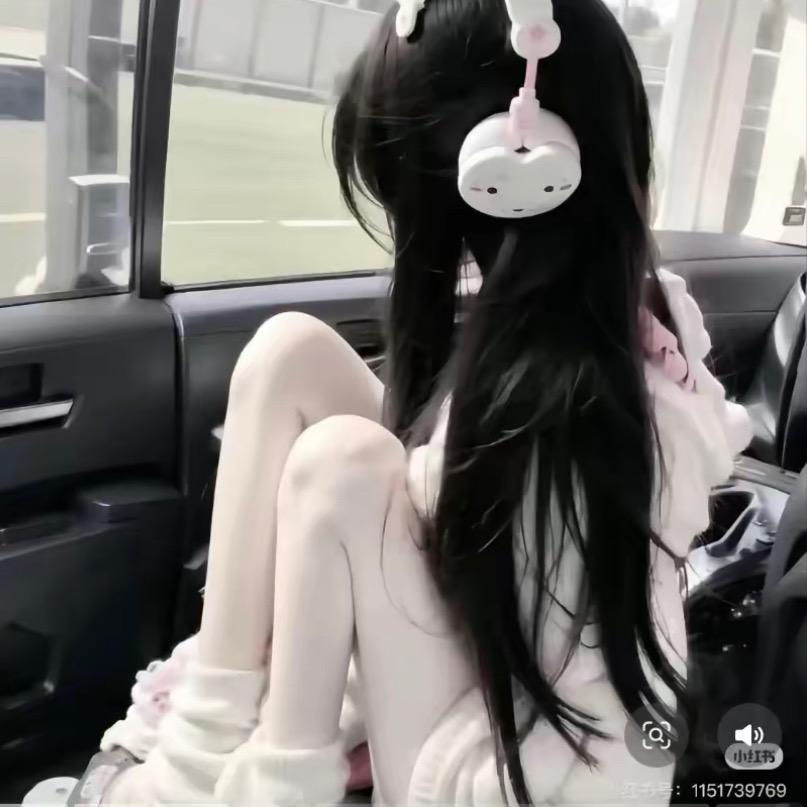 悲伤𝙆𝙞𝙩𝙩𝙮