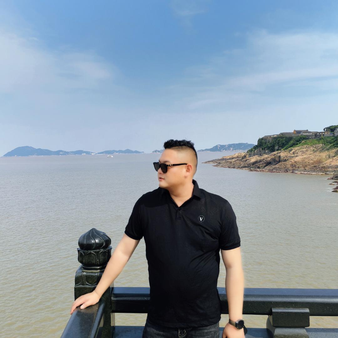 好看的皮囊千篇一律，有趣的灵魂万里挑一