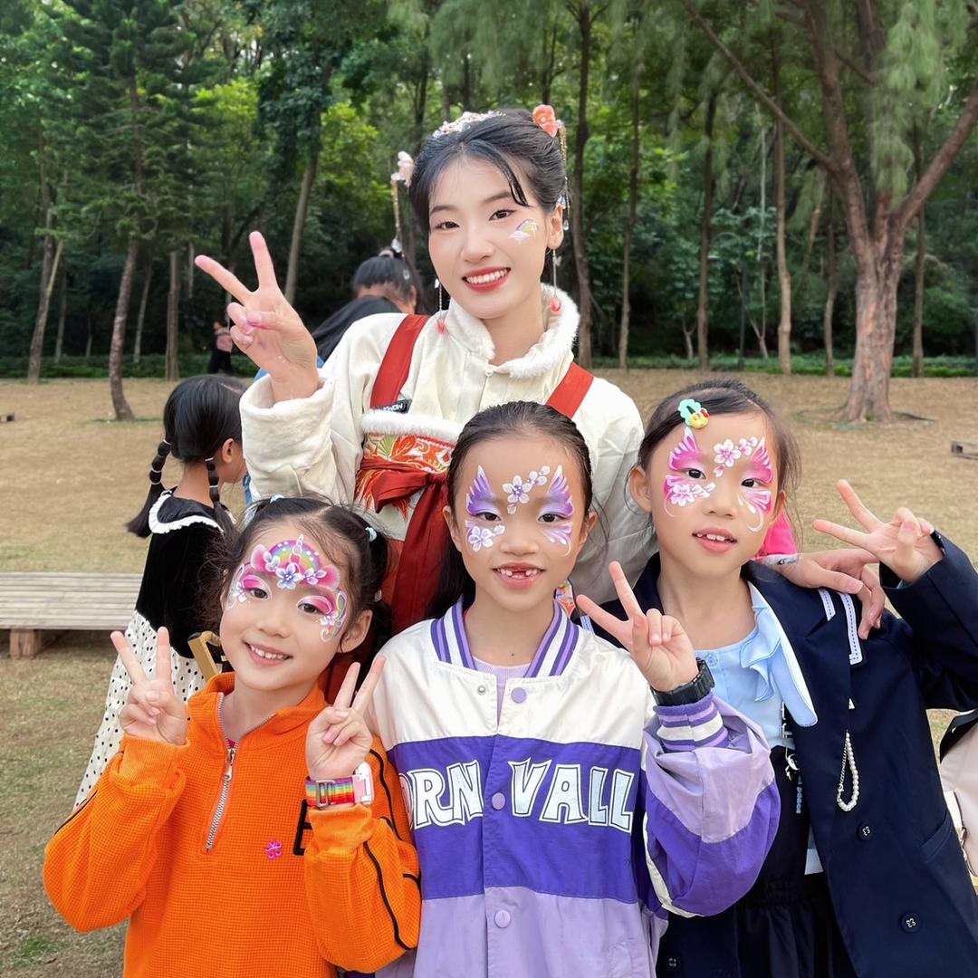 画彩绘的爱乐