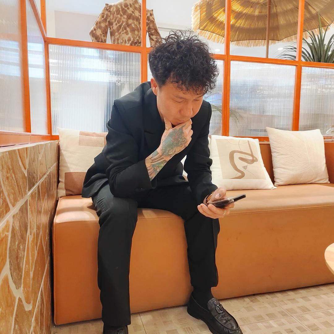 陈威，贵州搞笑父子