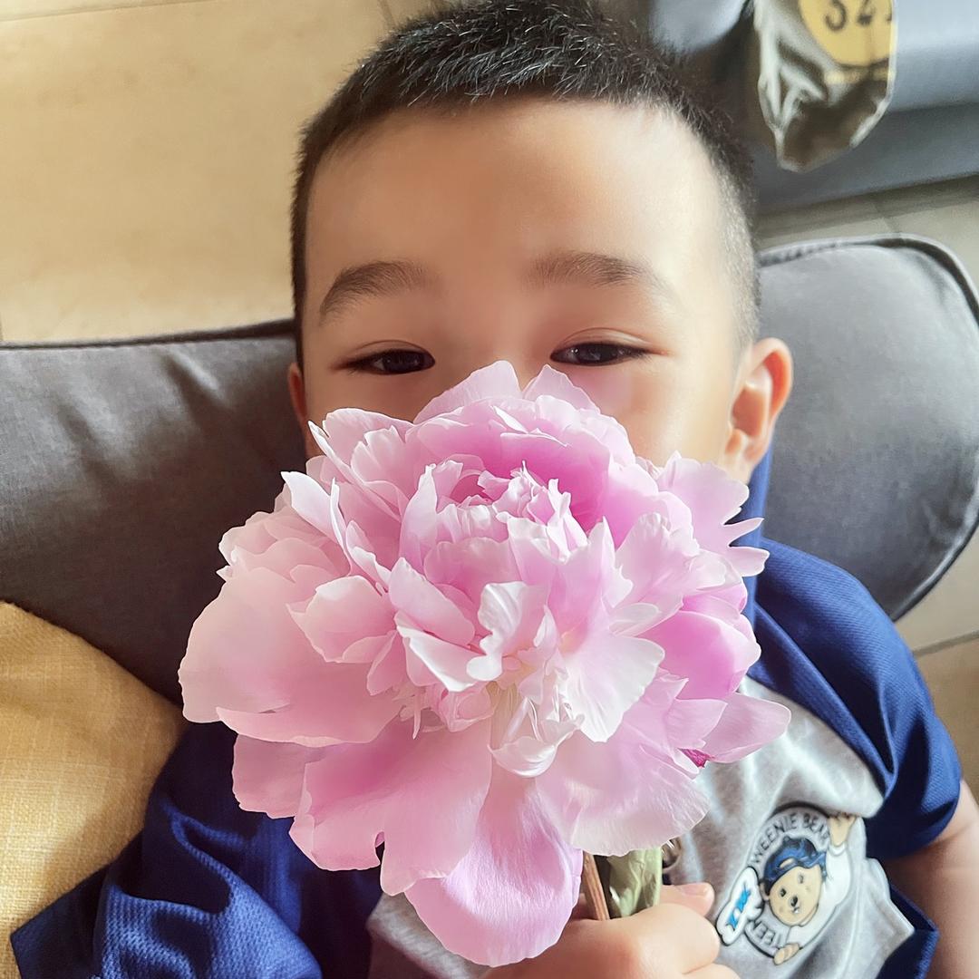 平舆县英宝童装