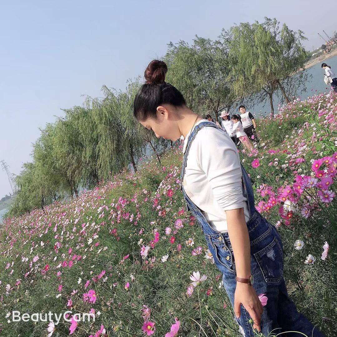 帅帅红衣小姐姐🎤