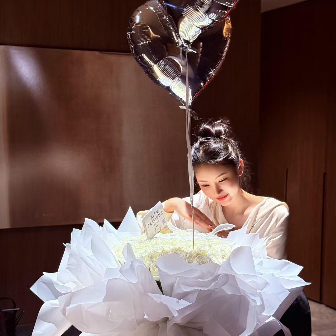 李慕婉.