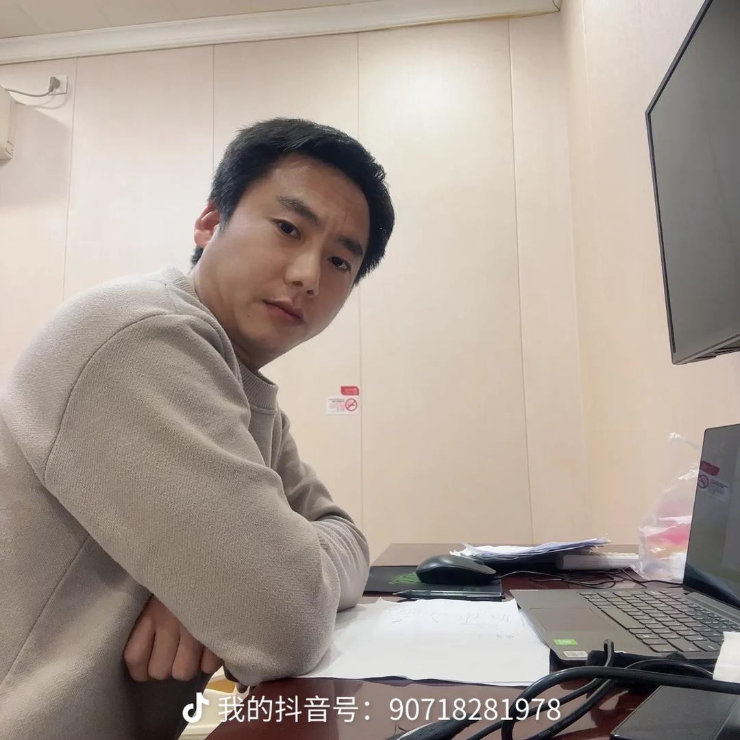 奔跑的骏马