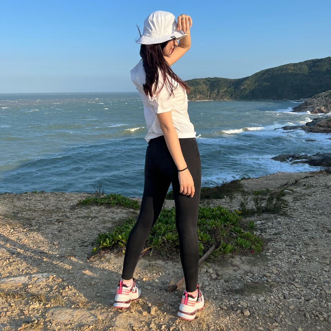 文文爱钓鱼🎣