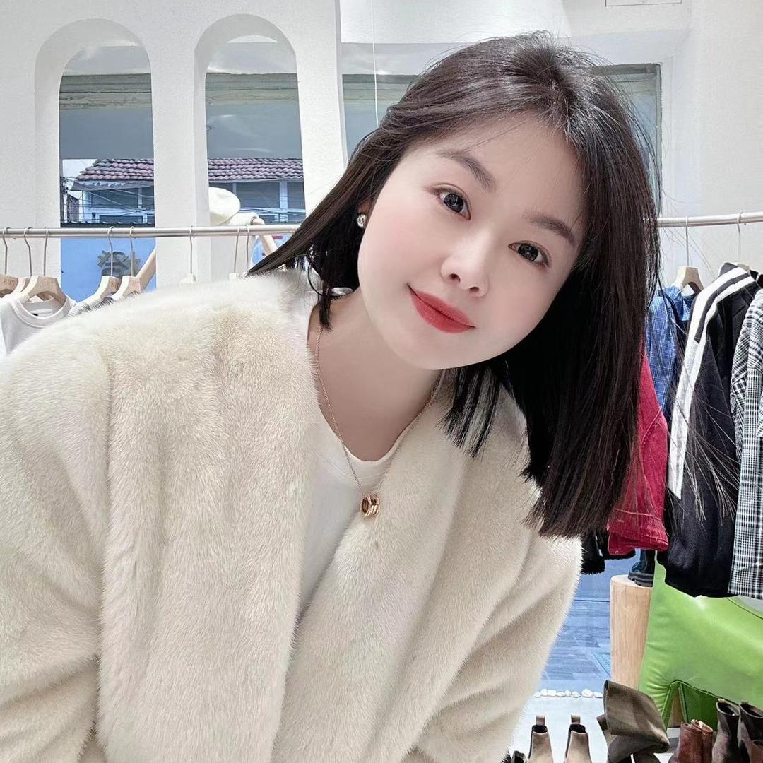 宜城柒零社女装 -嫣然