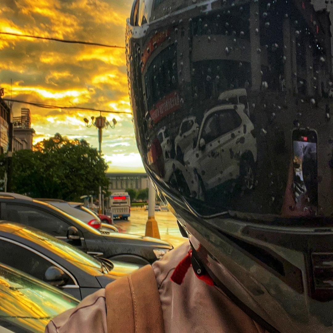 🏍️：小刘同学