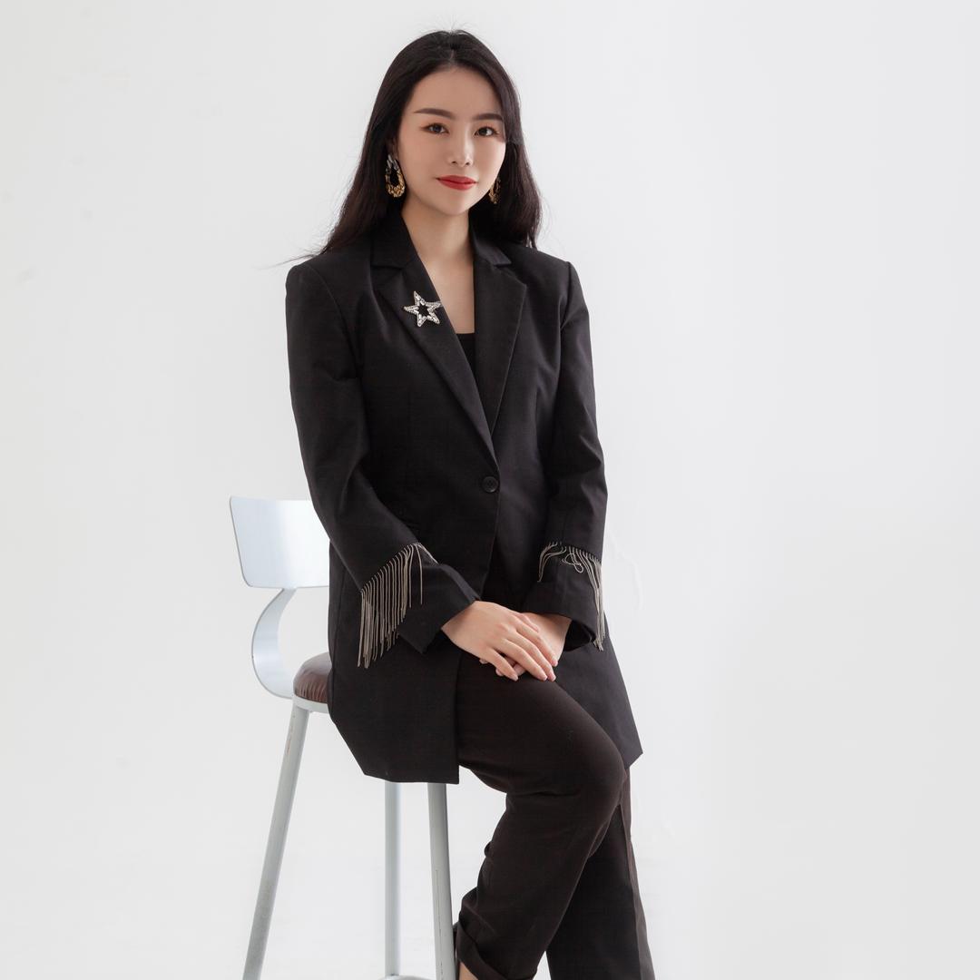 艾美汇美甲美睫纹绣师  小凤