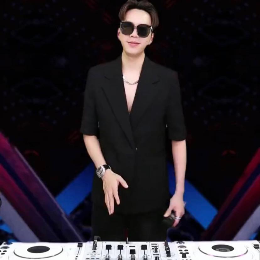 鼎励文化DJ小艺