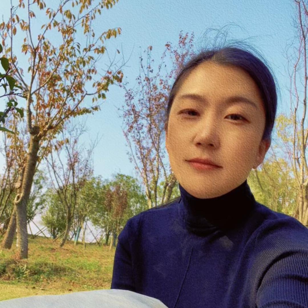 余敏炸串啤酒屋（包信红绿灯东北角）