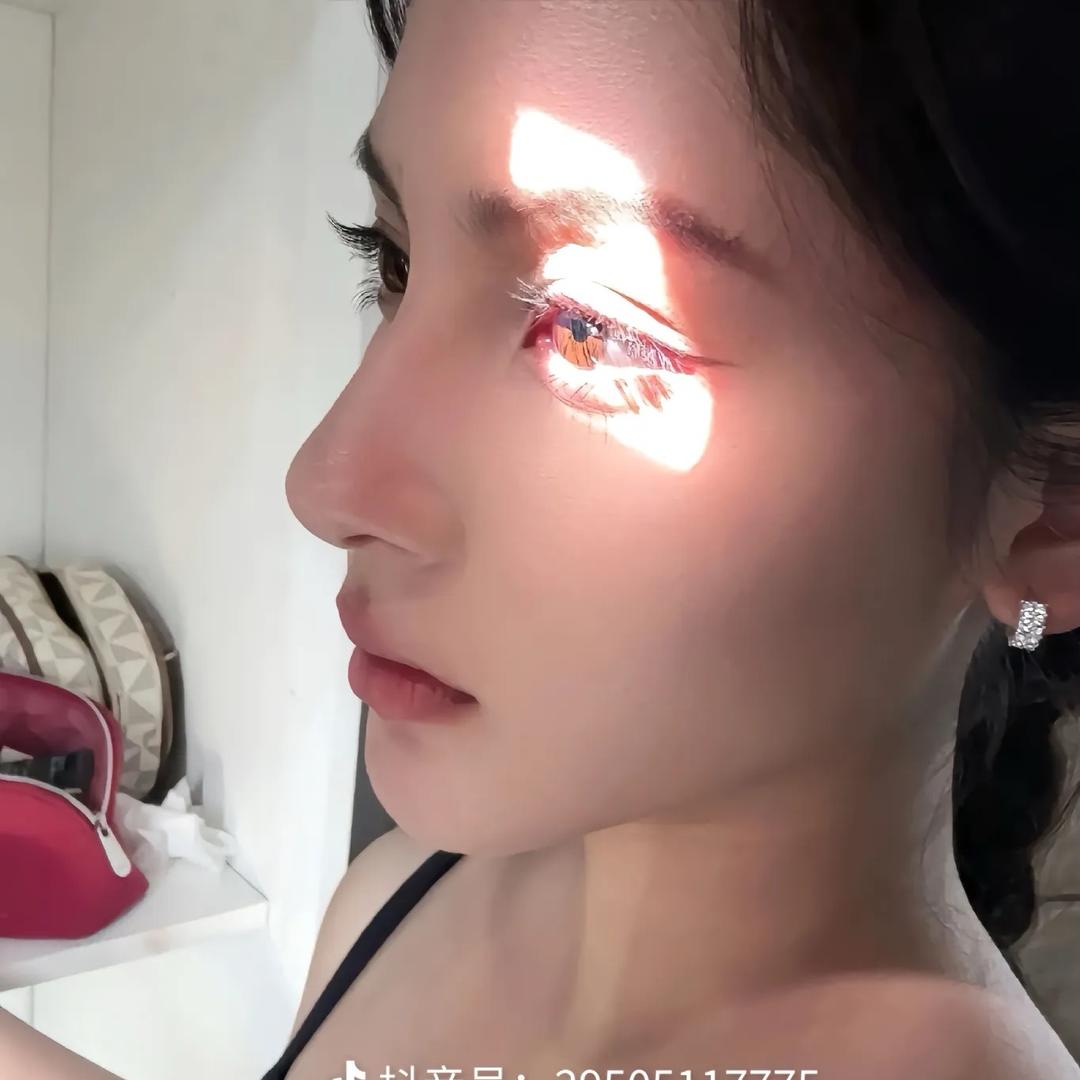 <3