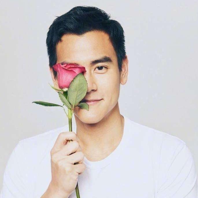 嗯哼
