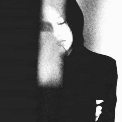 史 一           新