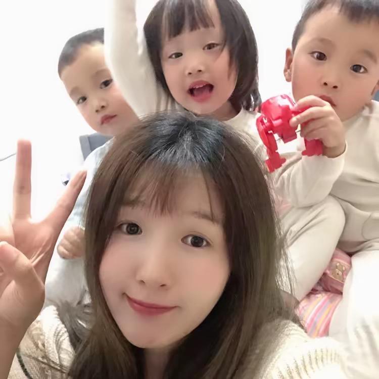三胞胎佑妍辰成长记