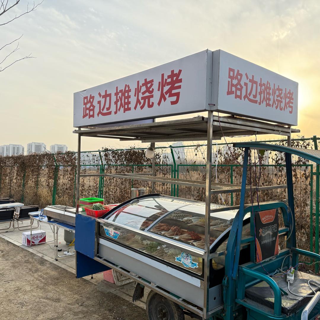 路边摊烧烤龙虾