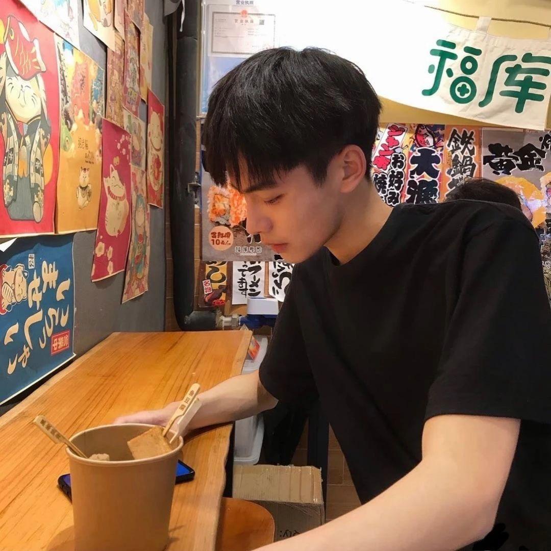 啊哈..