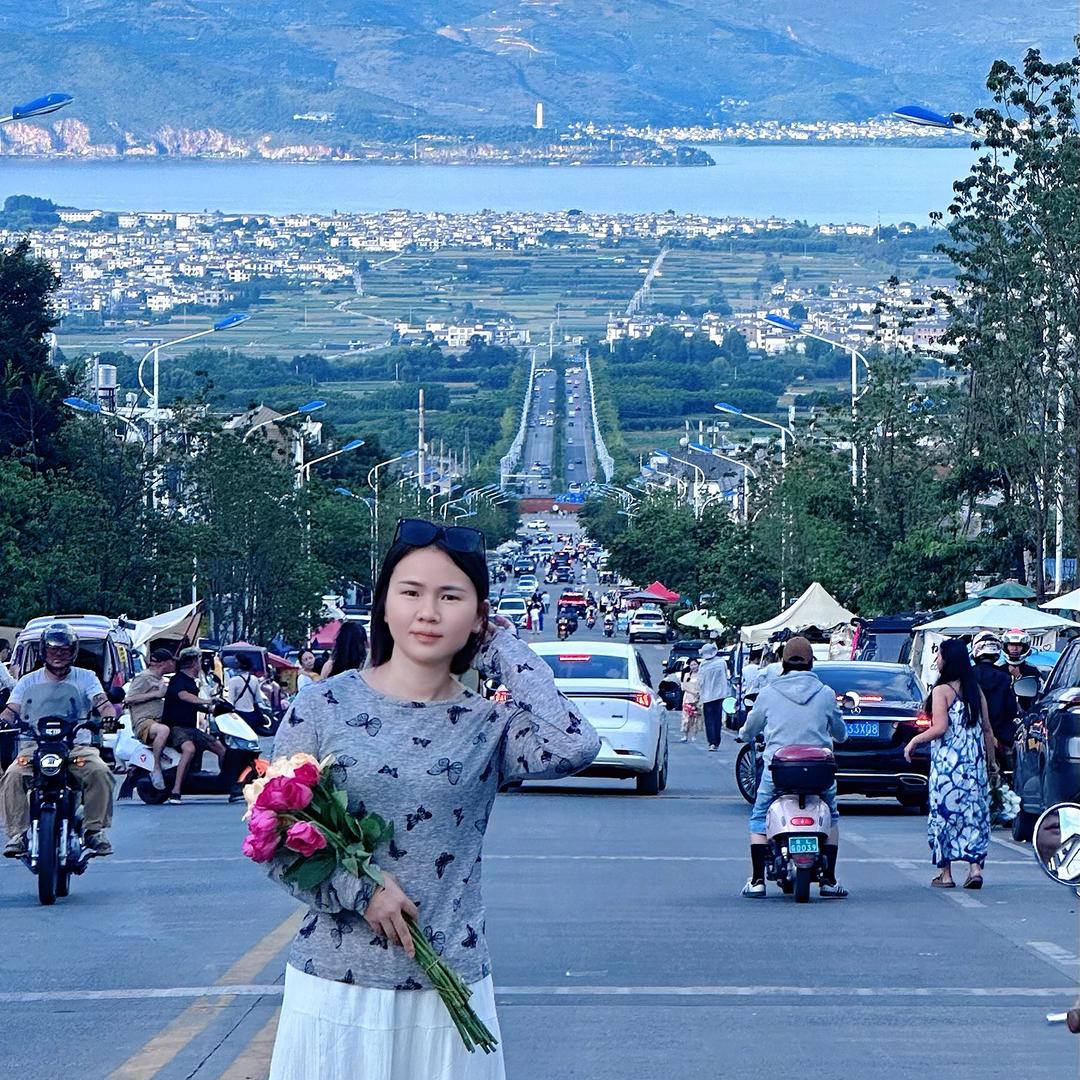 韦 丽丽