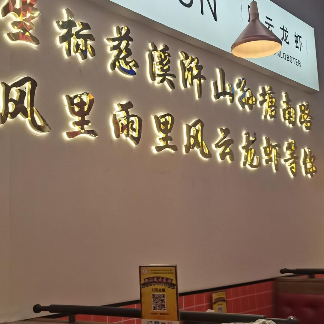 世上无奈千百种，唯有沉默最心酸