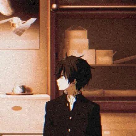 M。