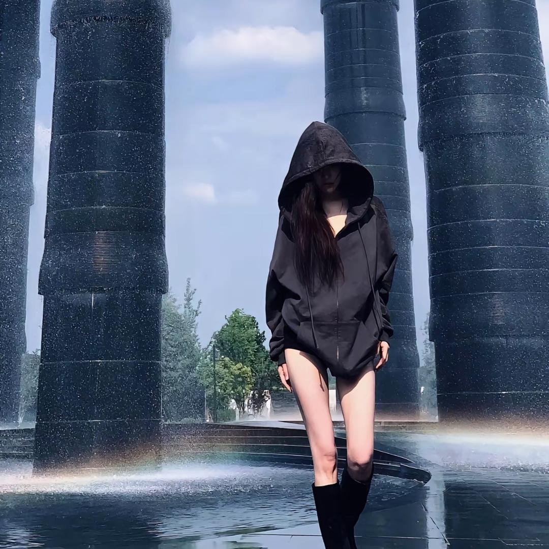 爱美的依依
