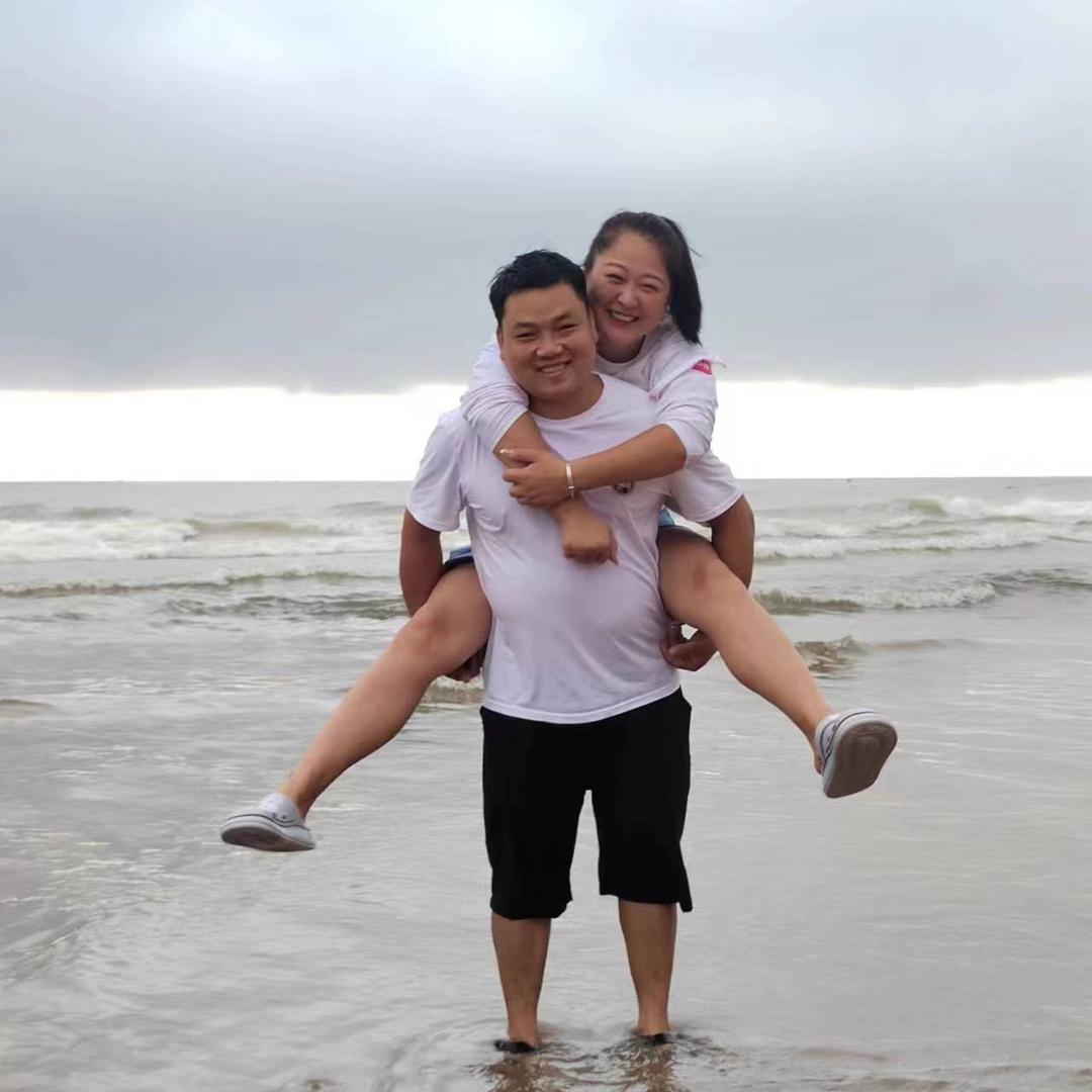 90后种地的小夫妻