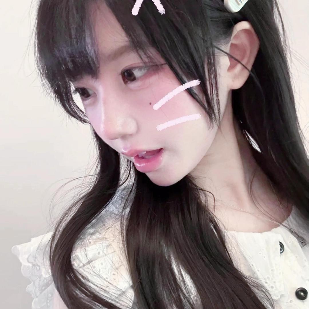 ，