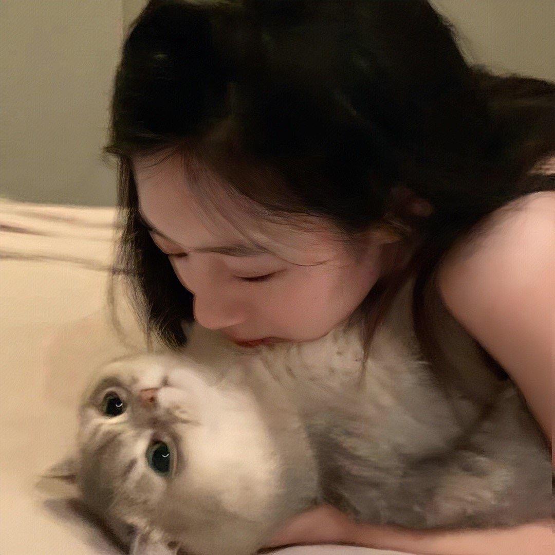 悦悦.