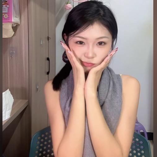 小何