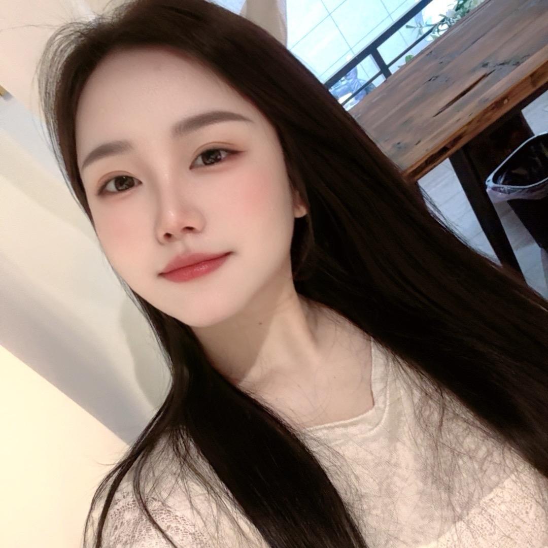 露西😘😘😘