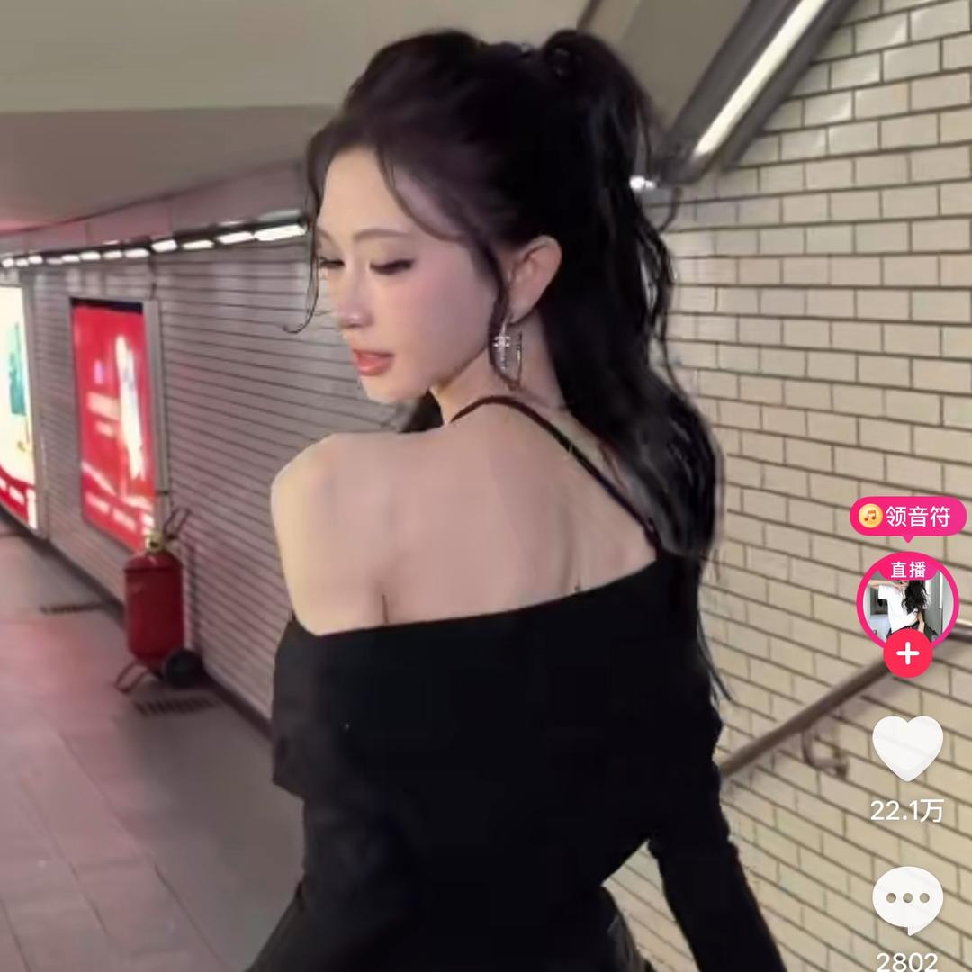 小林很哇塞😯
