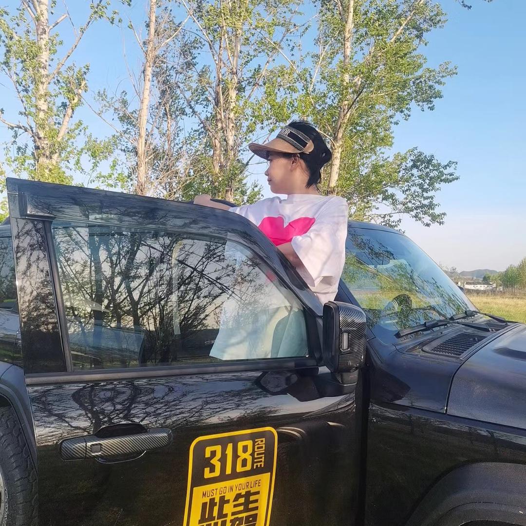 陌上黎黎