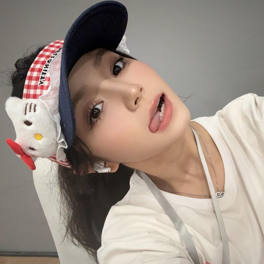 小爱👑