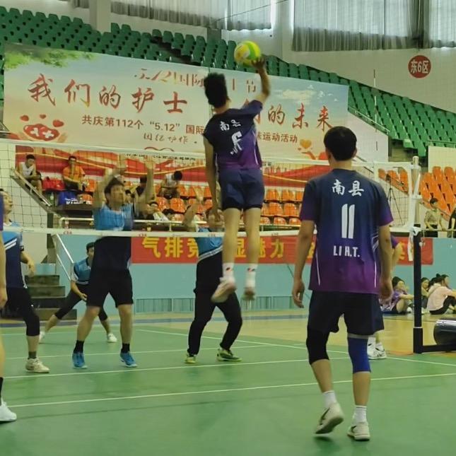 不会打球的体育老师🤾🏻‍♂️