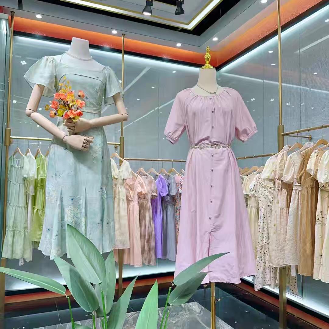 默默女装实体店