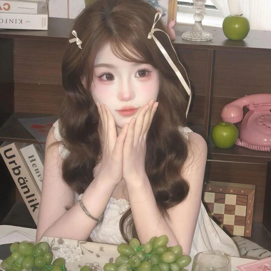 脸有一点圆.