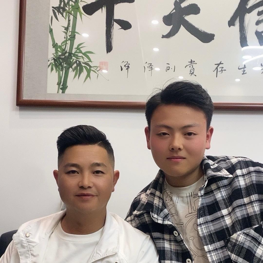 威威