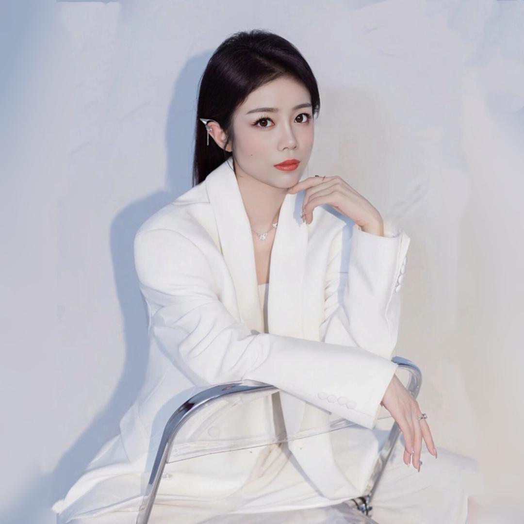 倾慕·婚纱礼服馆～化妆师燕燕