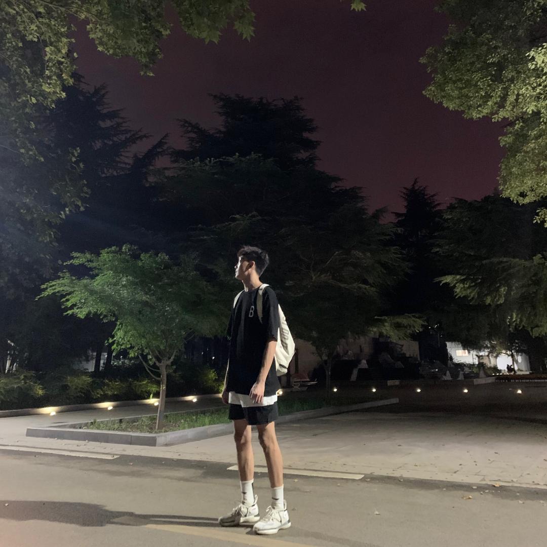 一臭打球的i