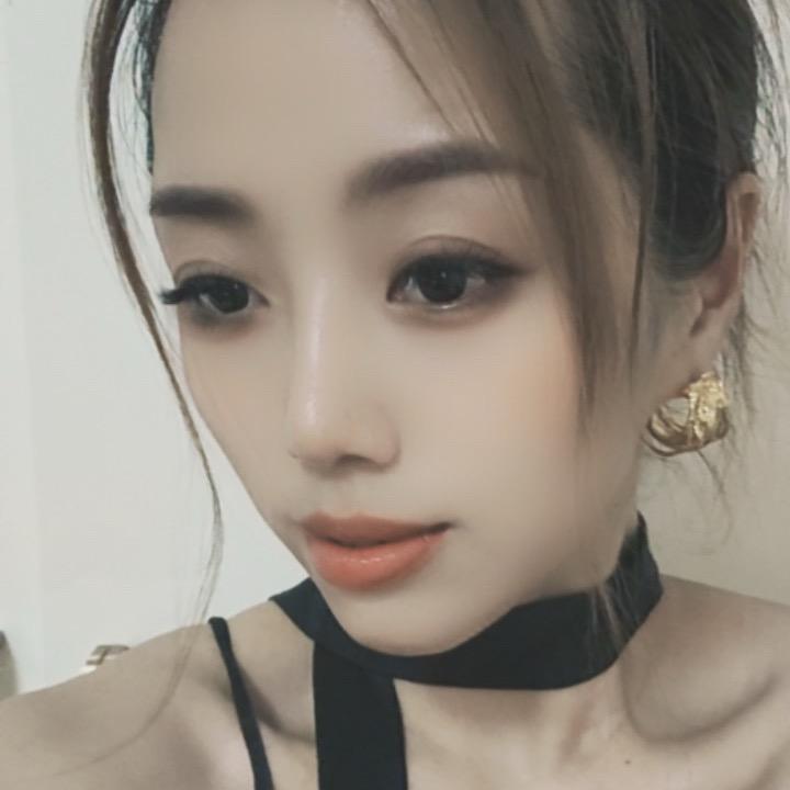 看回放的晶小朵🤣🤣🤣