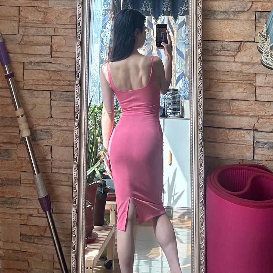爱吃肉的比基尼小姐姐