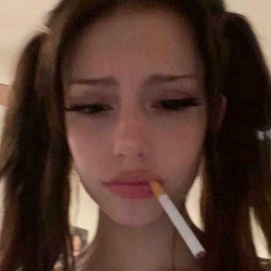 卖萌被打掉两颗门牙🐟