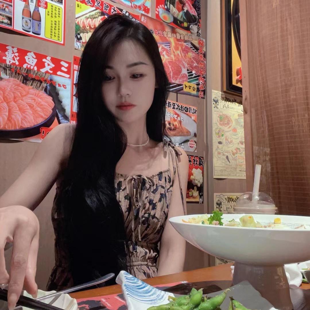 爱笑的周周~