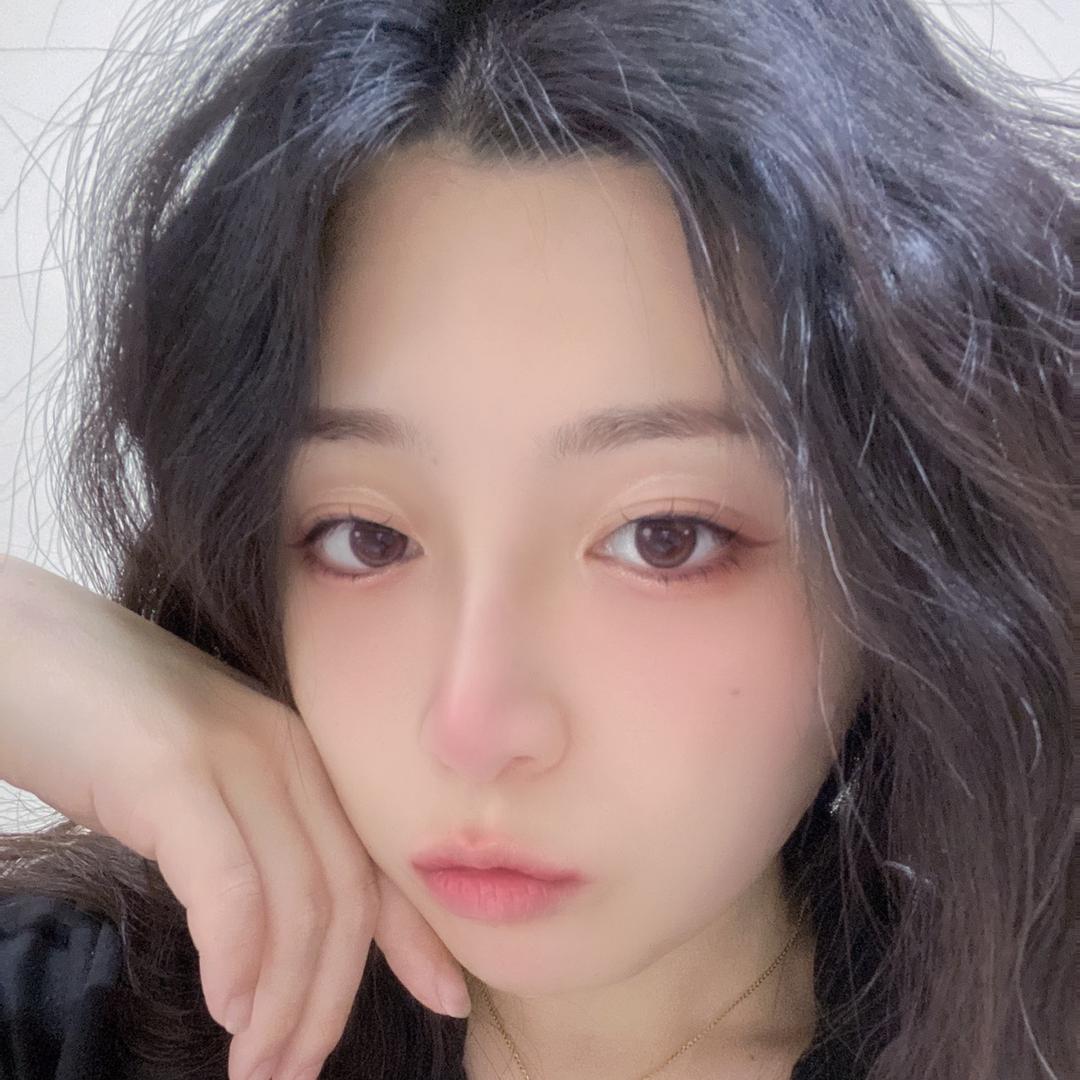 莉莉小丫头